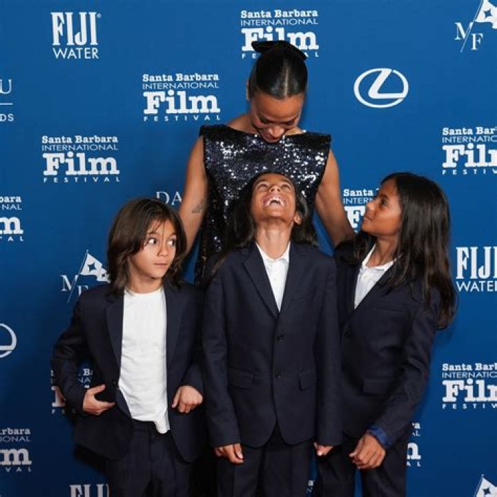 Is Zoe Perry A Mother Of Kids? Exploring The Truth!