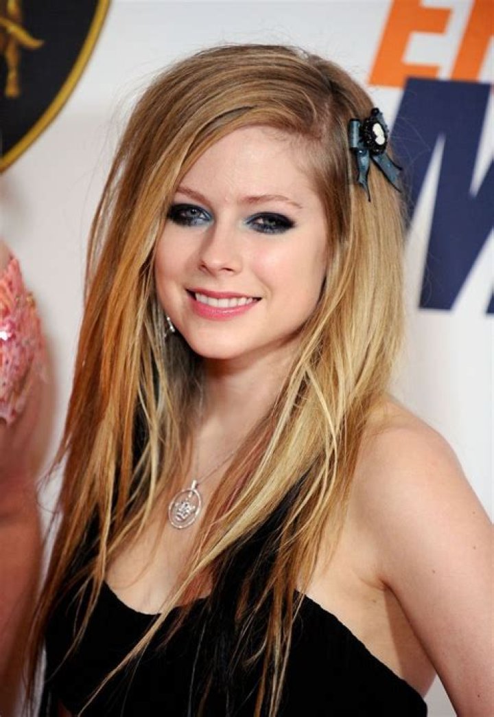 The Enormous Fortune Of Avril Lavigne: Her Net Worth Unveiled